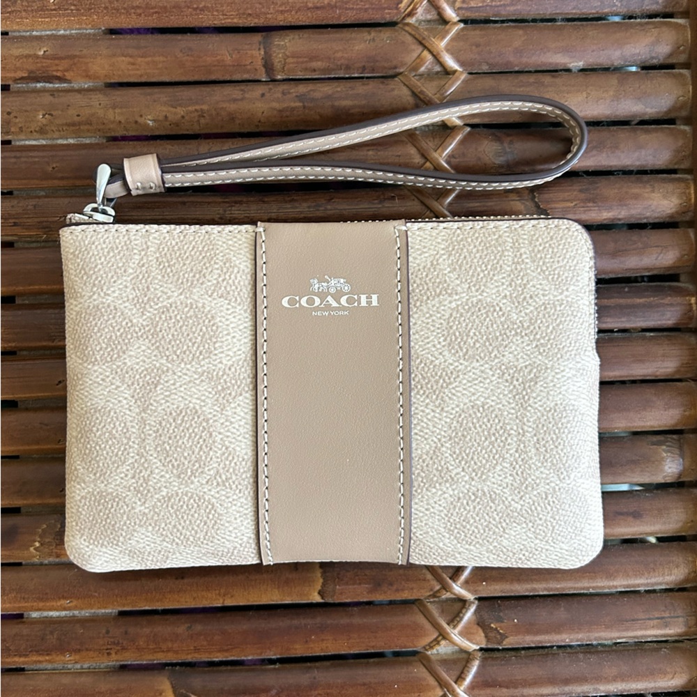 SOLD | NWT Coach Sand/Taupe Wristlet